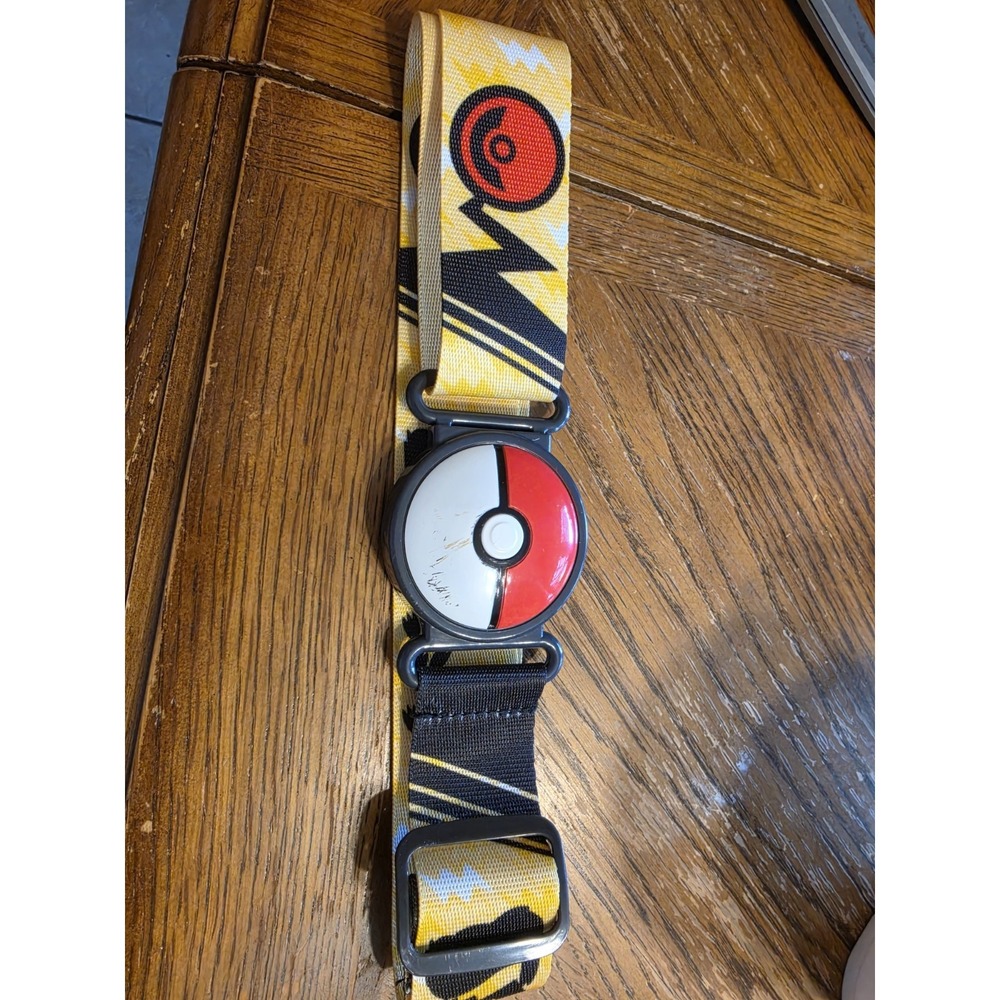 2018 Pokémon Clip N Go Poke Ball Adjustable Belt Nintendo Yellow and Black